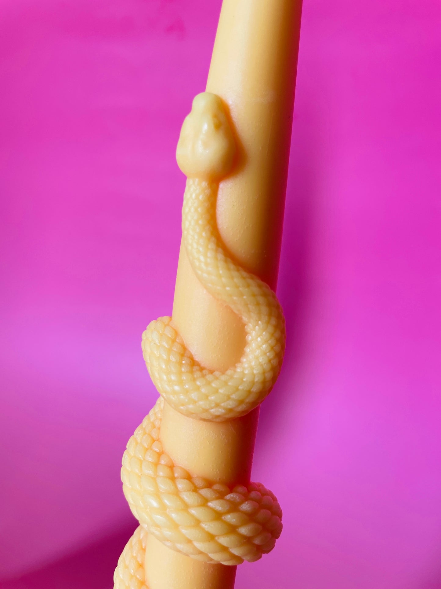 SNAKE SHAPED CYLINDRICAL CANDLE