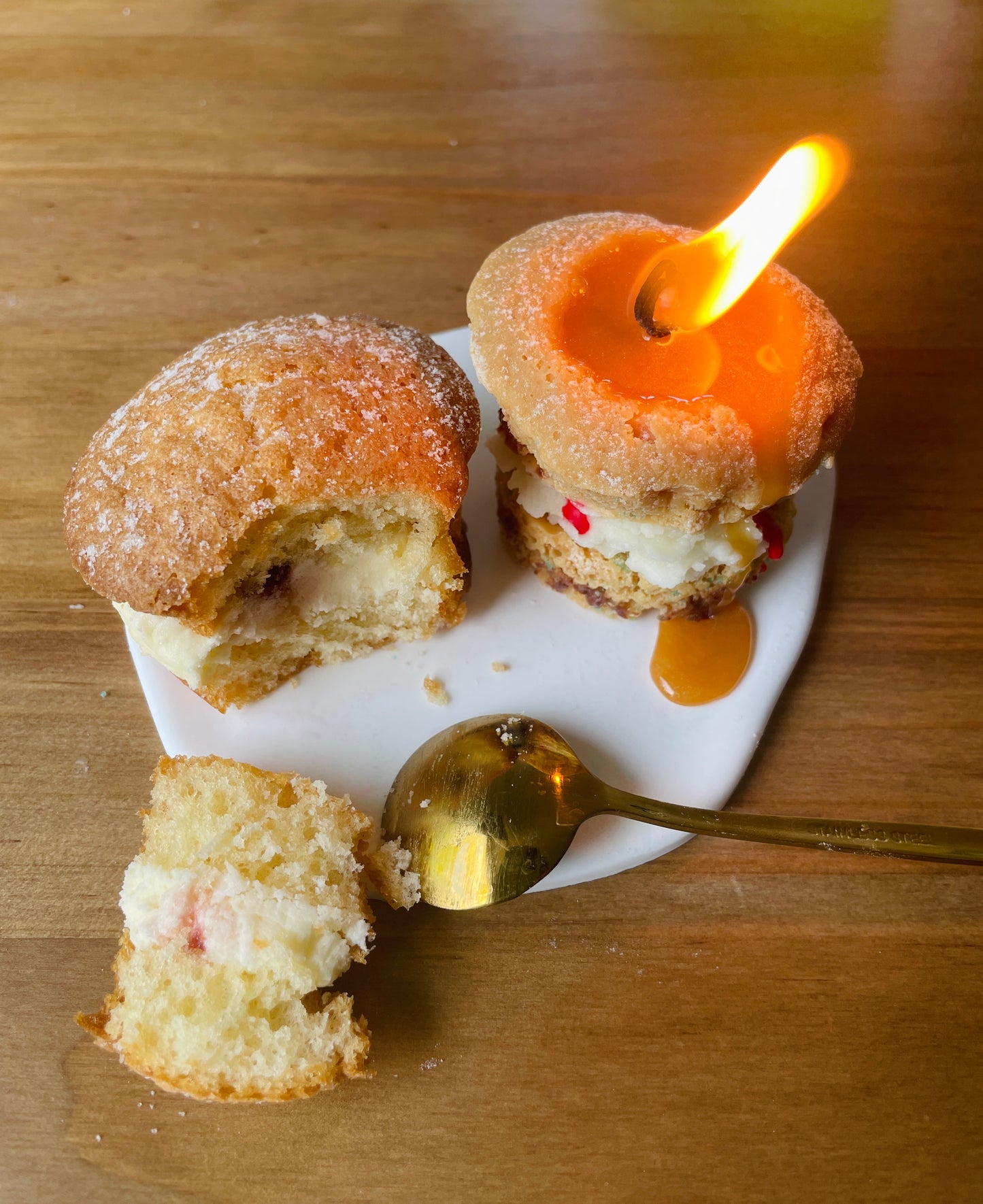 Victoria Cake Candle