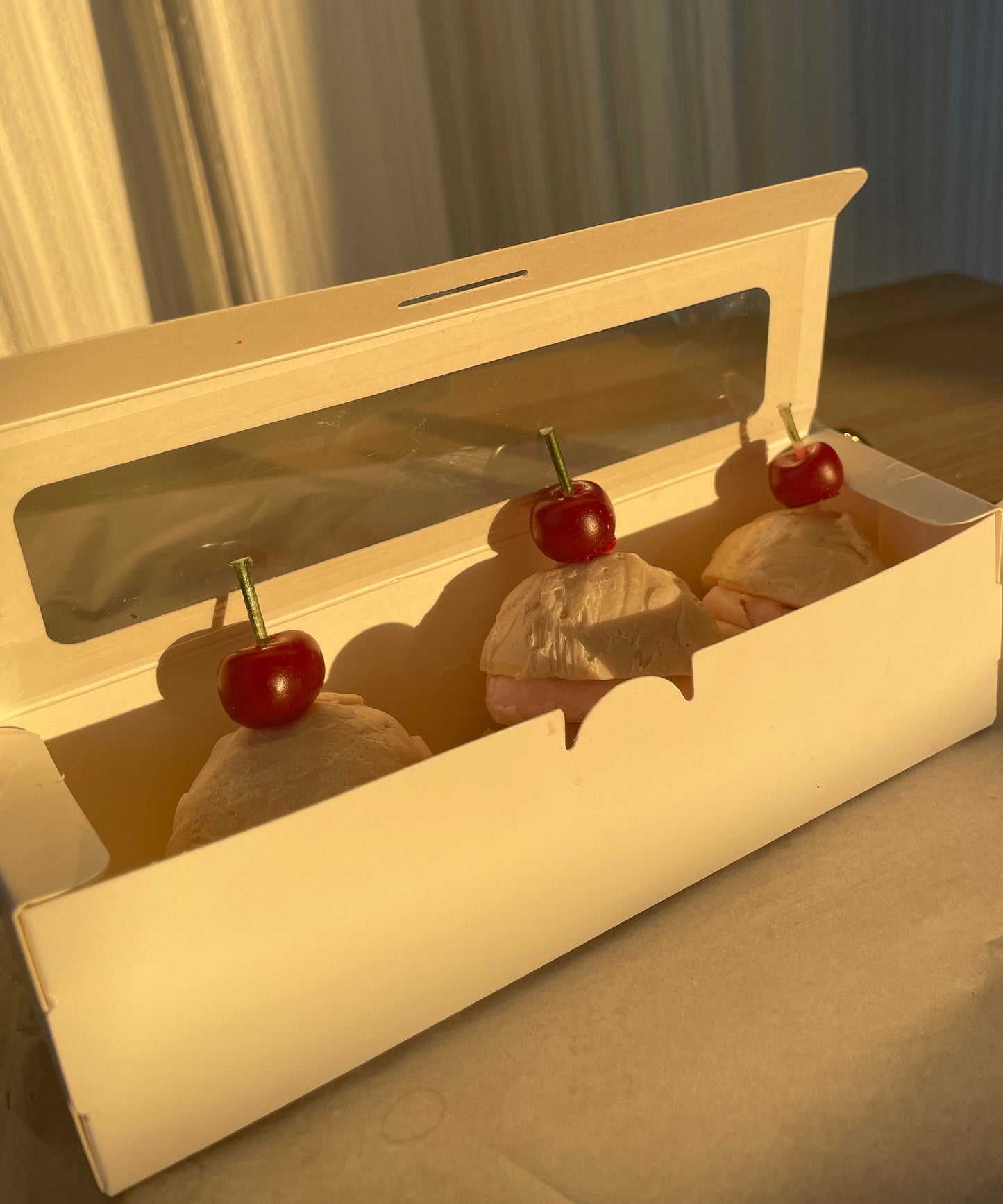 PROFITEROLE CANDLE