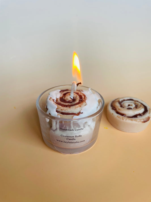 Cinnamon Roll Candle